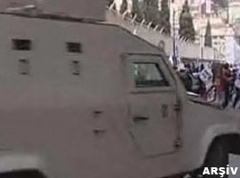 Hakkari'de zırhlı araç devrildi