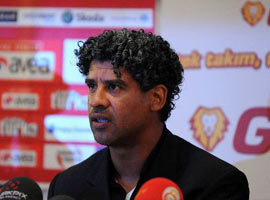 Rijkaard hangi mevkilere transfer istedi?