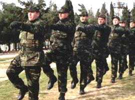 Gül onayladı askerlik şartı kalktı