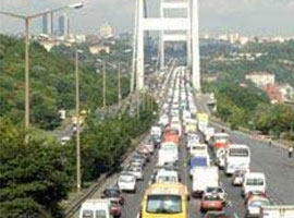 FSM köprüsü çıkışında trafik kazası