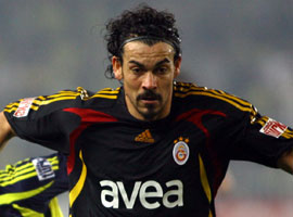 Galatasaray yıldız futbolcusunu sattı