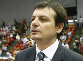 Ergin Ataman ateş püskürdü