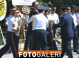 General törende bayıldı - Foto