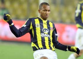 Aurelio 3 yıl daha Fenerbahçe'de