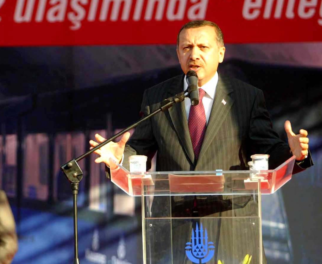 Erdoğan'dan Demirel'e taş