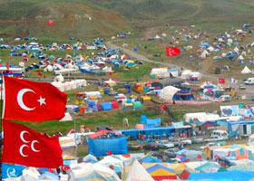 Ülkücüler Erciyes'te buluştu