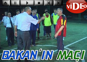 Bakan ilk vuruşta yerde - Video