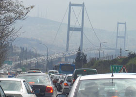 İstanbul'da köprüler geçit vermiyor