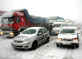 1000'in üzerinde araç mahsur