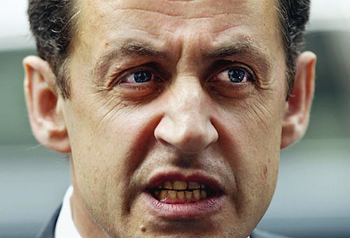 Sarkozy, Rum sözcüsü gibi