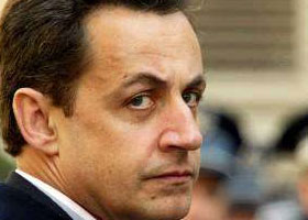 Sarkozy hala aynı tavır içinde