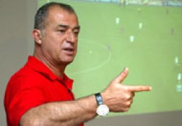 Terim, tabuları yıkmaya çalışıyor