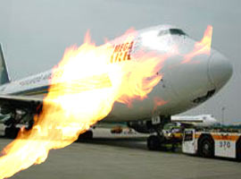 Rusya'da pistteki bir uçakta yangın