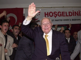 Erbakan, İzmir'de iftar yemeğinde