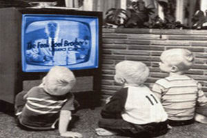 Çocuklar televizyona emanet! 