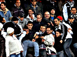 Kartal'a bir darbe de taraftardan...