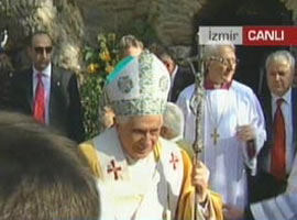 Papa, Efes'te Hacı oluyor