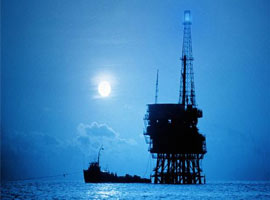 Rumlara petrol restinin arkası boş 