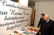 Kitap yakanın kitabını istemeyiz isyanı