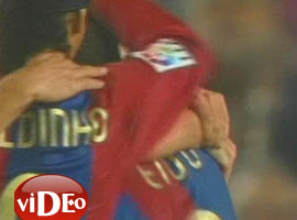 Ronaldinho'nun şovu, Eto'o'nun golü-Video