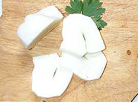 Rumlar, KKTC'nin peynirine de göz dikti 