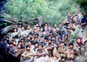 PKK, dağılmamak için çırpınıyor
