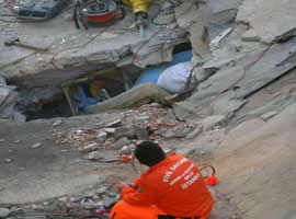Mağdurlar evlerine kavuştu