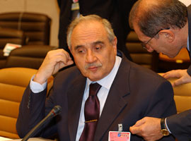 'Tertip'den Sezer'e sitem   