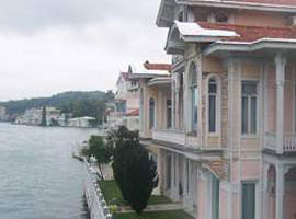 Tam 100 milyon dolara ev olur mu?