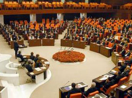 25 yaşa seçilme hakkı tartışması