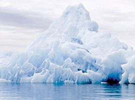 Buzlar eridi, ada ortaya çıktı