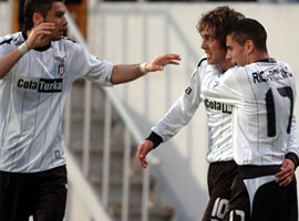 Kartal farkı korudu-Fotogaleri