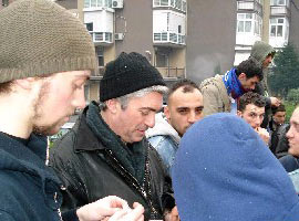 İngiliz gazetecilerden  provokasyon 