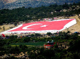 İşte Türkiye'nin en büyük bayrağı