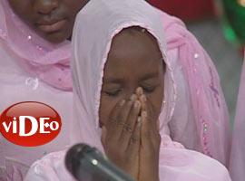 'Ağlama karanfil' dedi, ağladı-Video