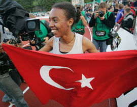 Ayıyı gördü, rekoru kırdı