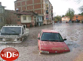 Elazığ'ı seller aldı - Video