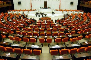 Ak Parti'de öncelik bayanlara 