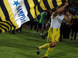 Fenerbahçeli Tümer tarihe geçti