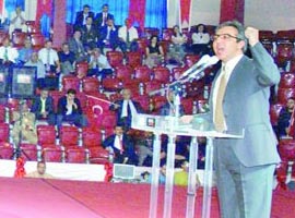 Boş salon Mumcu ve Ağar'ı ŞOK etti