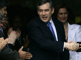 Brown başbakanlığa yürüyor