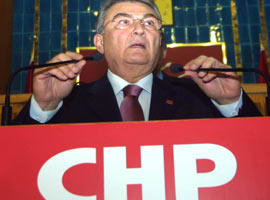 Baykal'ı 'CHP programıyla' vurdu