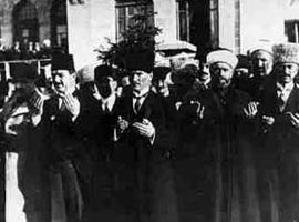 Dua ederken gösteren fotoğraf satıldı