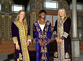 Sharapova, Osmanlı kaftanı giydi  