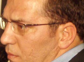 Zirve Kitabevi sahiplerine teslim edildi