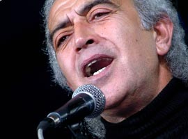 Edip Akbayram'dan, Sezer'e ÖVGÜ