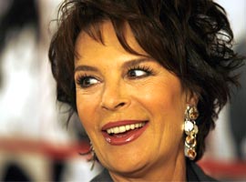 Hülya Koçyiğit en iyi usta oyuncu