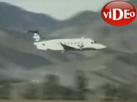 Acil iniş yürekleri hoplattı-Video