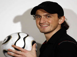 Tuncay 4 yıllık sözleşme imzaladı