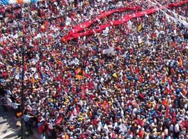 AK Parti mitinginde izdiham tehlikesi 